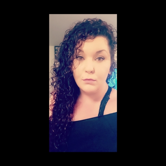 Meet your Posher, Trianna - Picture 3 of 3